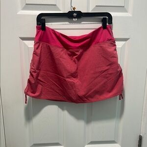 Reebok Women's Skort in Bold Pink